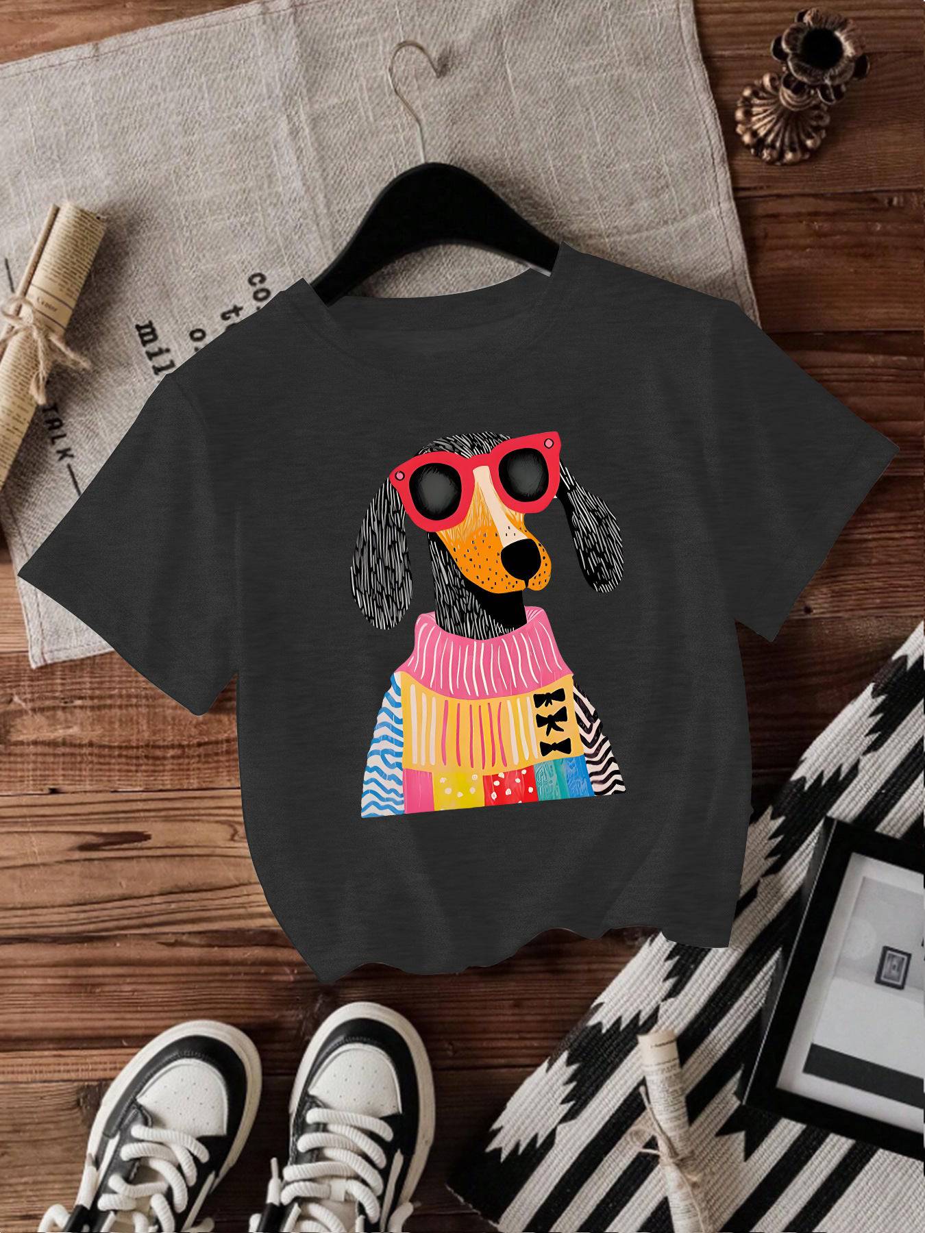 Eprolo female dog short-sleeved T-shirt, lightweight and comfortable pet clothing, shown on a small dog model.