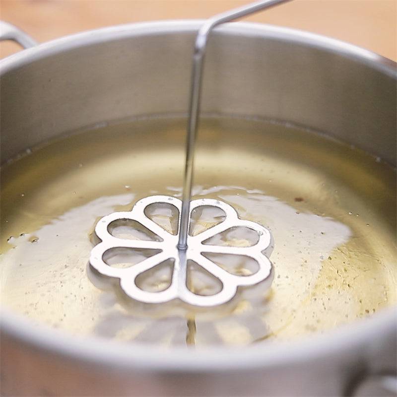 Eprolo aluminum alloy frying mould baking tool for kitchen, showcasing its sturdy construction and versatile cooking surface.