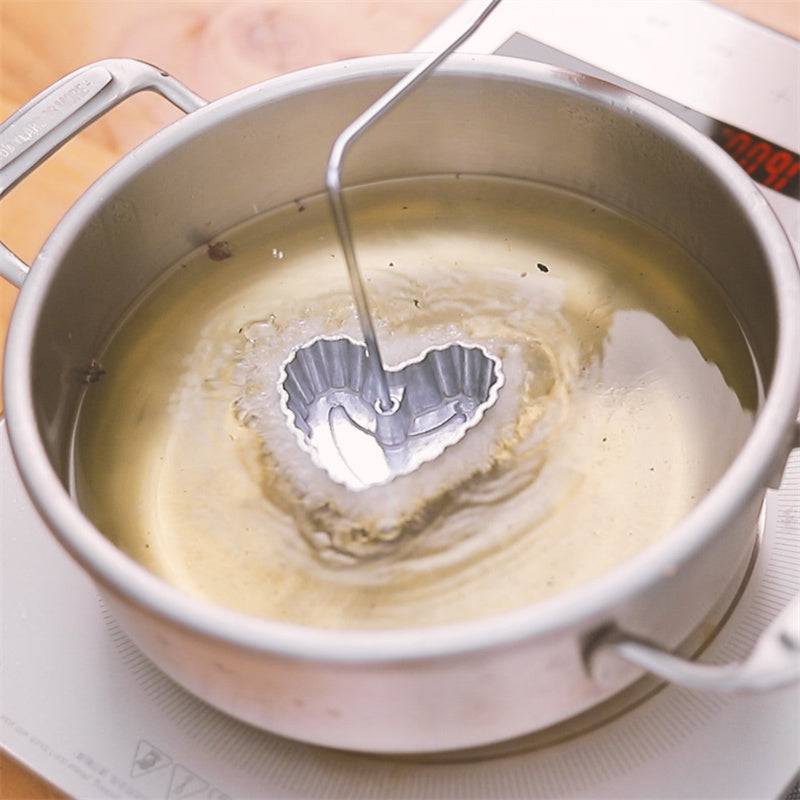 Eprolo baking tools aluminum alloy frying mould, kitchen gadget for making fried snacks or desserts, with a smooth metallic finish.
