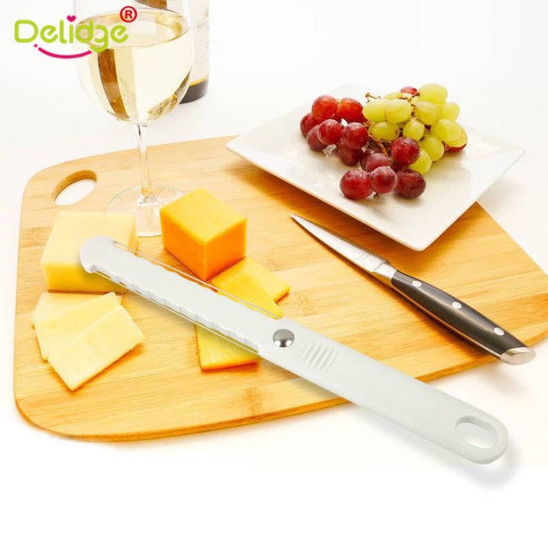 Eprolo food-grade plastic butter knife and cheese cutter with a colorful handle, suitable for pizza, bread, and candy slicing.
