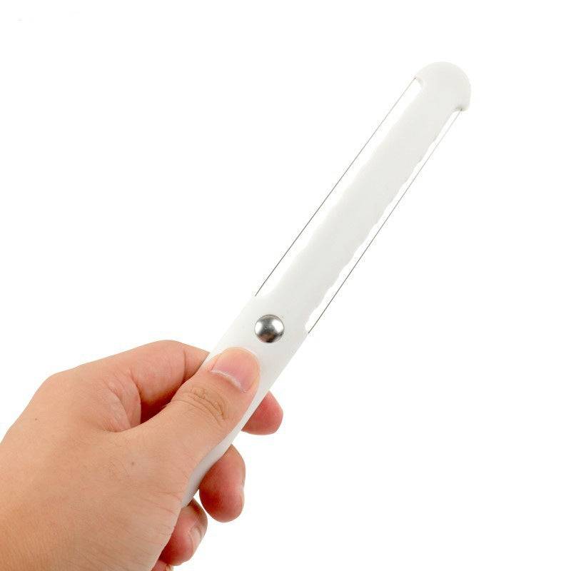 Eprolo food grade plastic butter knife and pizza cutter set with cheese and bread cutting gadgets for kitchen use