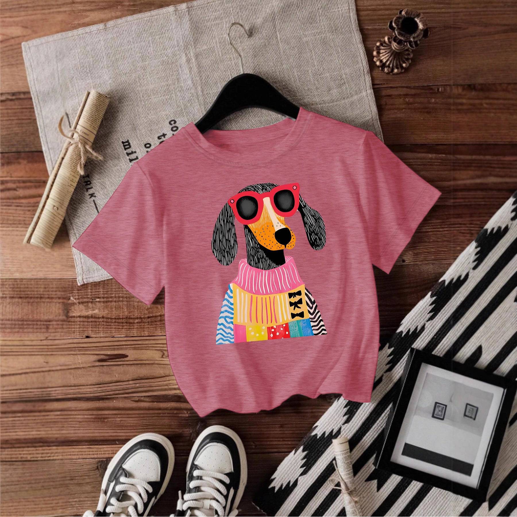 Eprolo female dog short-sleeved shirt featuring a comfortable fit and casual style, displayed on a white background.